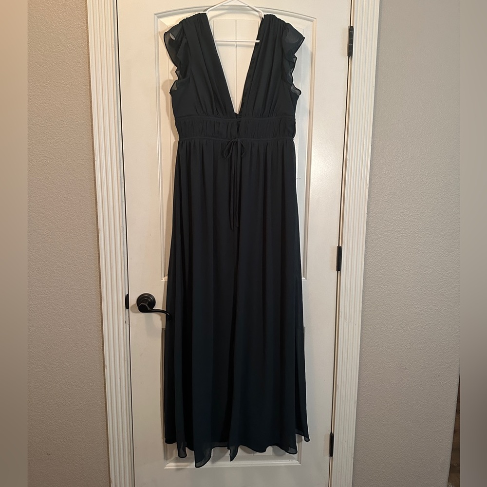 Lulu’s dark green bridesmaid dress